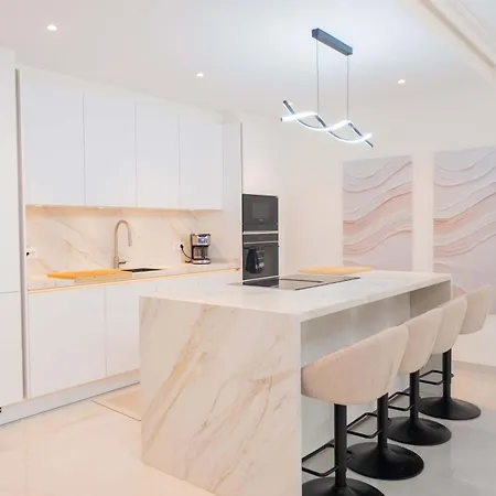 Modern 3 Bedroom Walking Distance To Puerto Banus *