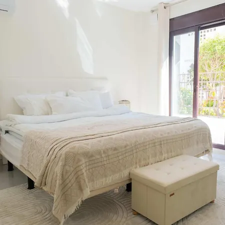Modern 3 Bedroom Walking Distance To Puerto Banus ماربيا