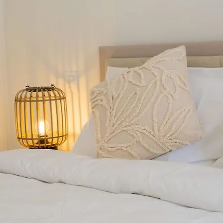 Modern 3 Bedroom Walking Distance To Puerto Banus شقة ماربيا