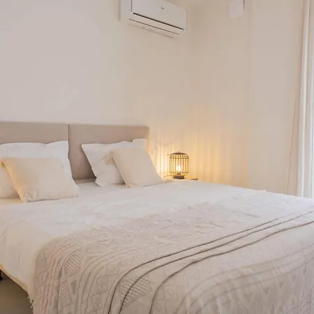 Modern 3 Bedroom Walking Distance To Puerto Banus شقة