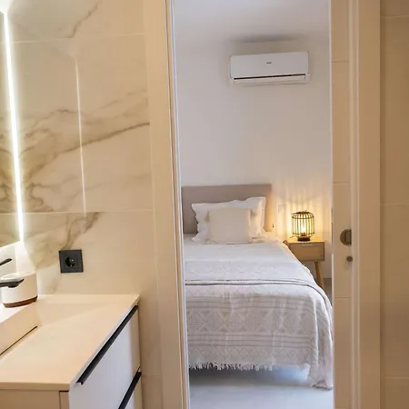Modern 3 Bedroom Walking Distance To Puerto Banus شقة