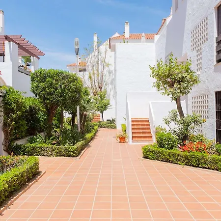 Modern 3 Bedroom Walking Distance To Puerto Banus *