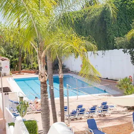 Modern 3 Bedroom Walking Distance To Puerto Banus * ماربيا